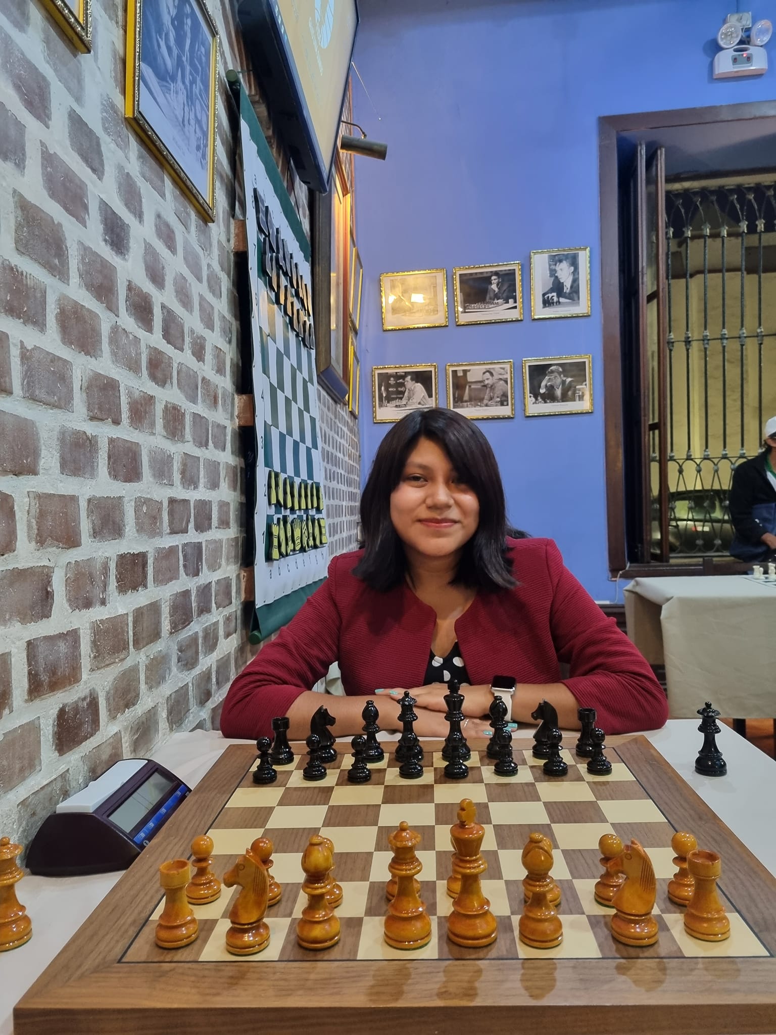 Cuando 2 hermanas se encuentran en un torneo de ajedrez 