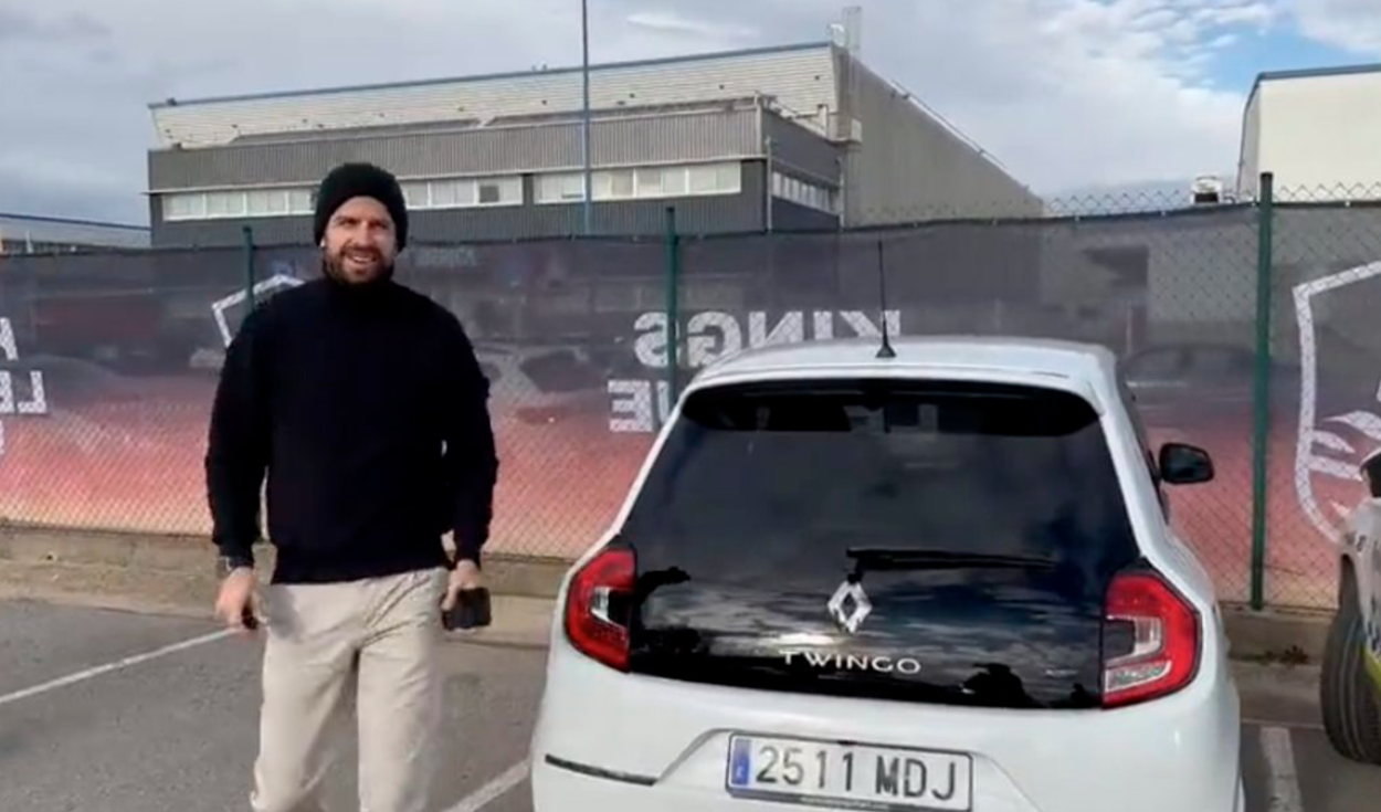 Gerard Piqué arriving in a Twingo to the Kings League