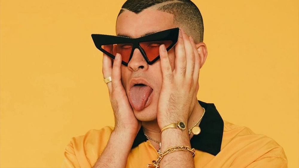 Bad Bunny o Papá Noel? El cantante repartió miles de juguetes para niños