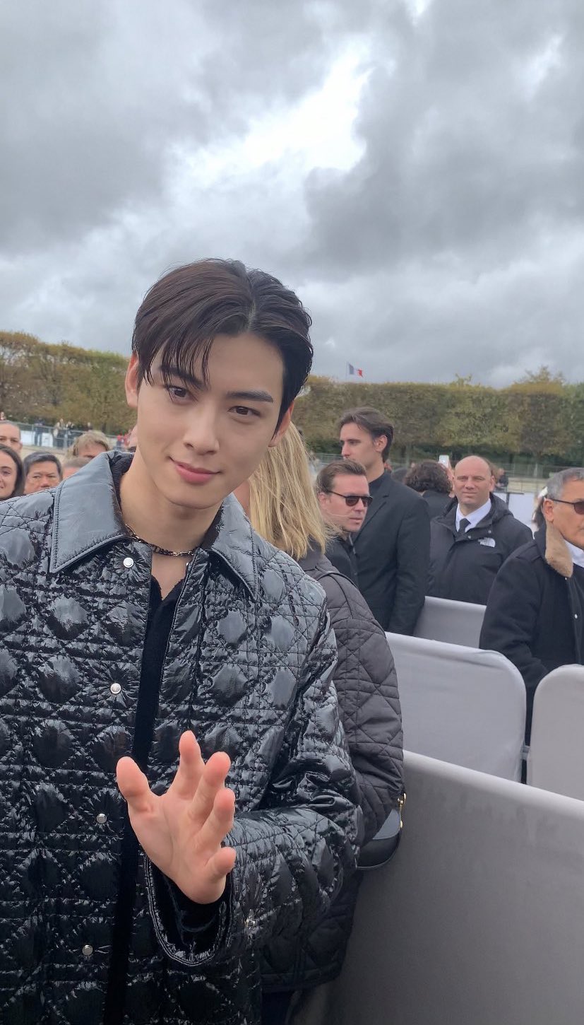 Blackpink's Jisoo and Cha Eun-Woo Channel Parisian Chic at the