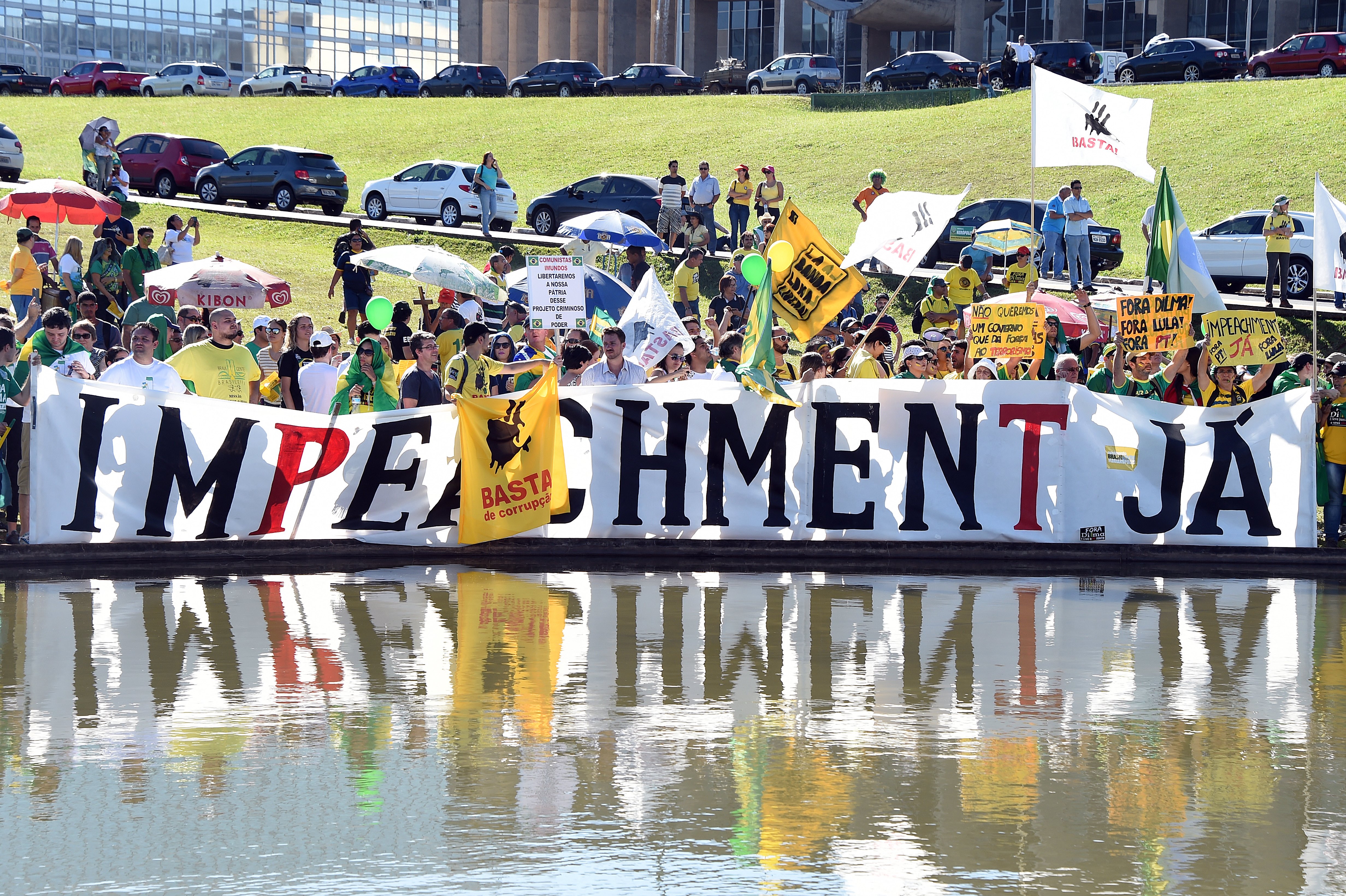Demonstrators in favor of the impeachment of Dilma Rousseff.  Photo: AFP