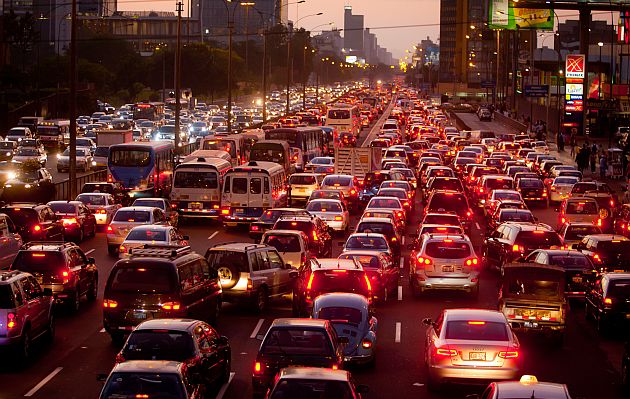Tráfico en Javier Prado: caos vehicular se registró hasta la madrugada [VIDEO] | Sociedad | La República