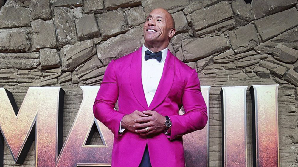 Dwayne Johnson The Rock machaca sus piernas como nunca con un