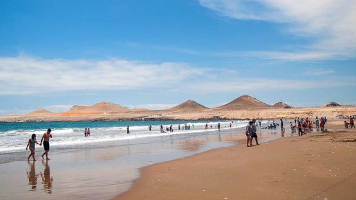 Pazifikküste und Strand bei Ilo
