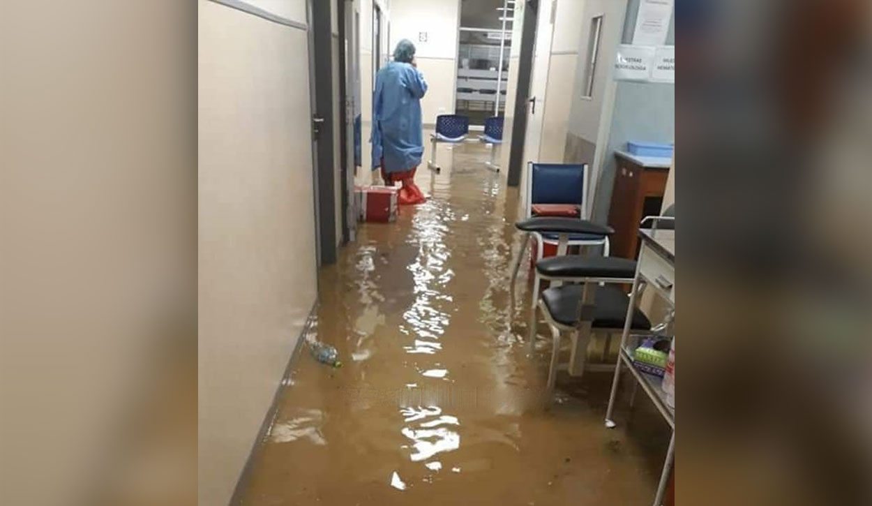 Aparentemente películas Discriminatorio Fuertes lluvias en Jaén inundan hospital, viviendas y calles | Sociedad |  La República