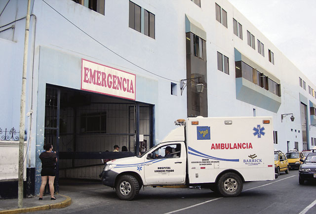 Reclamo por crisis de hospitales es eje de huelga médica