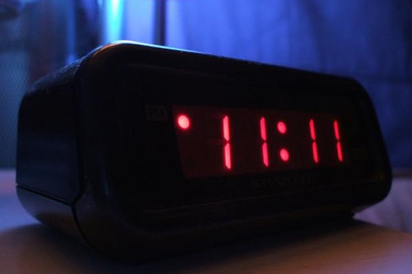 11:11h: si miras la hora en ese momento tiene significado