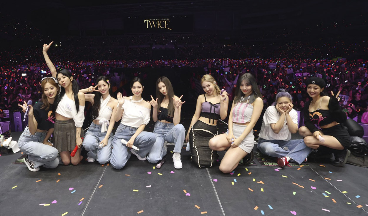 Todas as integrantes do TWICE renovaram com a JYP Entertainment