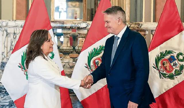 OCDE advierte sobre corrupción y la democracia débil en el Perú