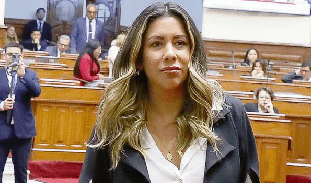 Esta semana, el Congreso debe ver el pedido para censurar a Rosselli Amuruz de la Mesa Directiva Esta semana, el Congreso debe ver el pedido para censurar a Rosselli Amuruz de la Mesa Directiva