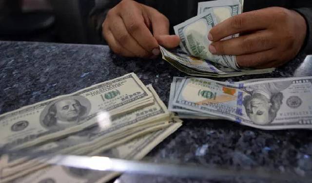 Precio del dólar cierra la semana a la baja y se ubica en S/3,8570 este viernes 27 de octubre