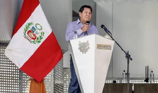 Carlos Añaños, empresario ayacuchano y fundador de AJE, renunció a Avanza País