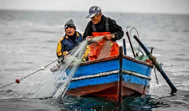 Demandan a Produce ante el PJ por tardar en reglamentar Ley de Pesca Ancestral y Artesanal