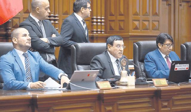 Congreso: despilfarran S/1,3 millones en bonos para parlamentarios