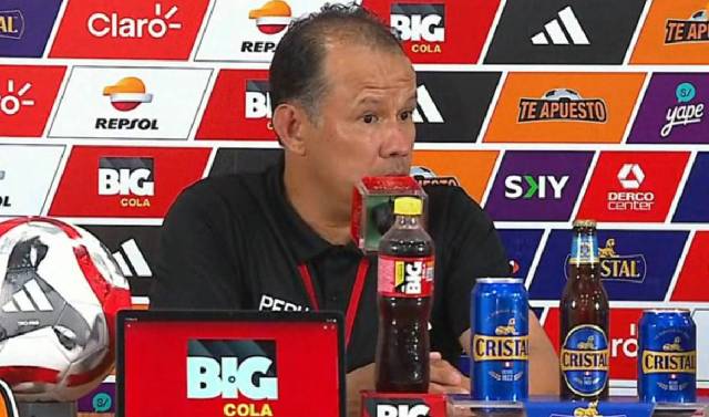 Juan Reynoso y su fría declaración tras el pedido de Oblitas para que renuncie a la selección peruana