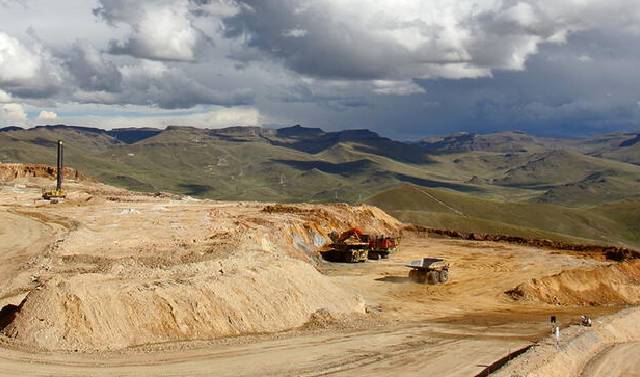 Ejecutivo agiliza trámites ambientales para actividades de exploración minera