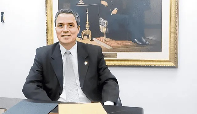 Tres años de prisión para exmarino por difamar a almirante