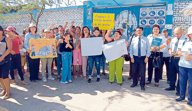 Protestan por mal estado de colegios públicos en regiones