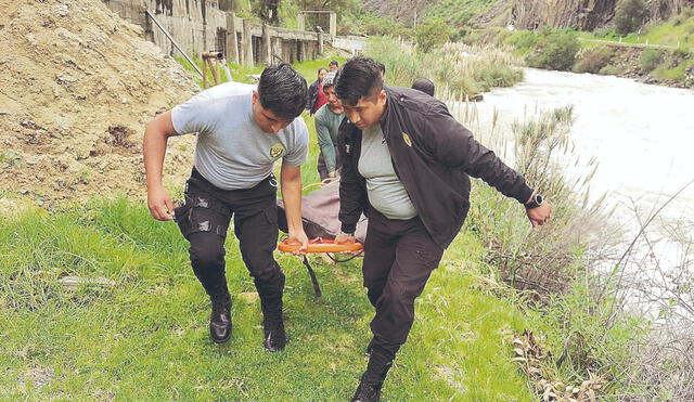 Miniván cae a río y mueren sus ocho pasajeros en Yauyos