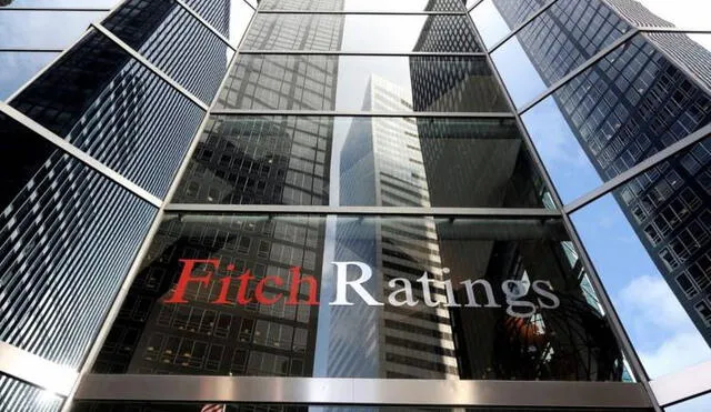 Fitch mantiene en negativo la calificación y rebaja la perspectiva del Perú por la incertidumbre política