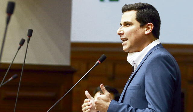 Fiscalía formuló denuncia constitucional contra excongresista César Combina por tráfico de influencias