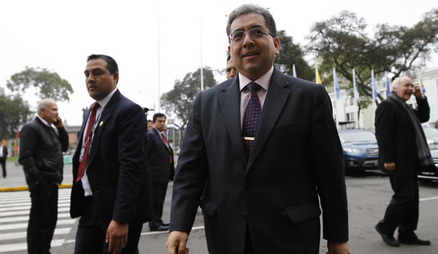 Contralor Shack reportó a Otárola que la DINI lo espiaba y no pasó nada