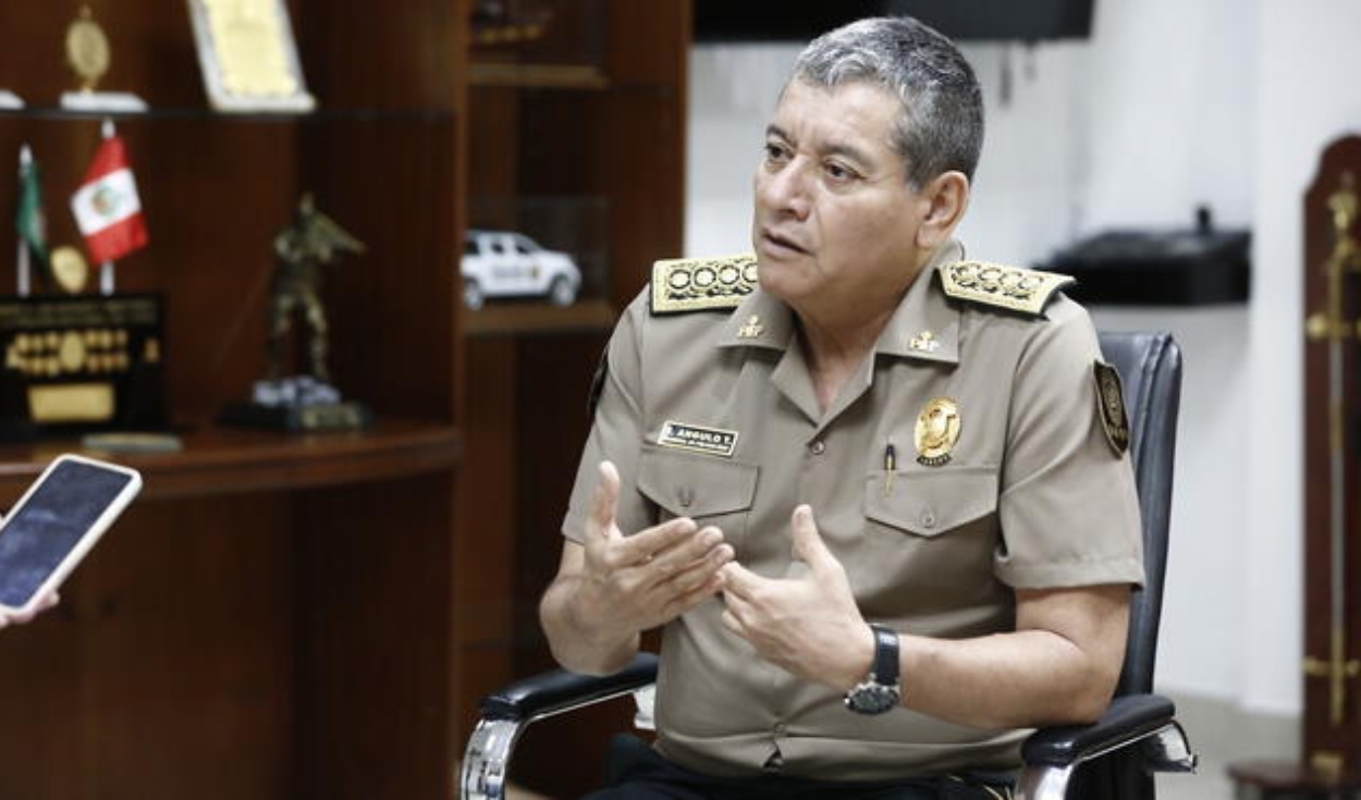 También espiaron a excomandante general de la Policía Nacional