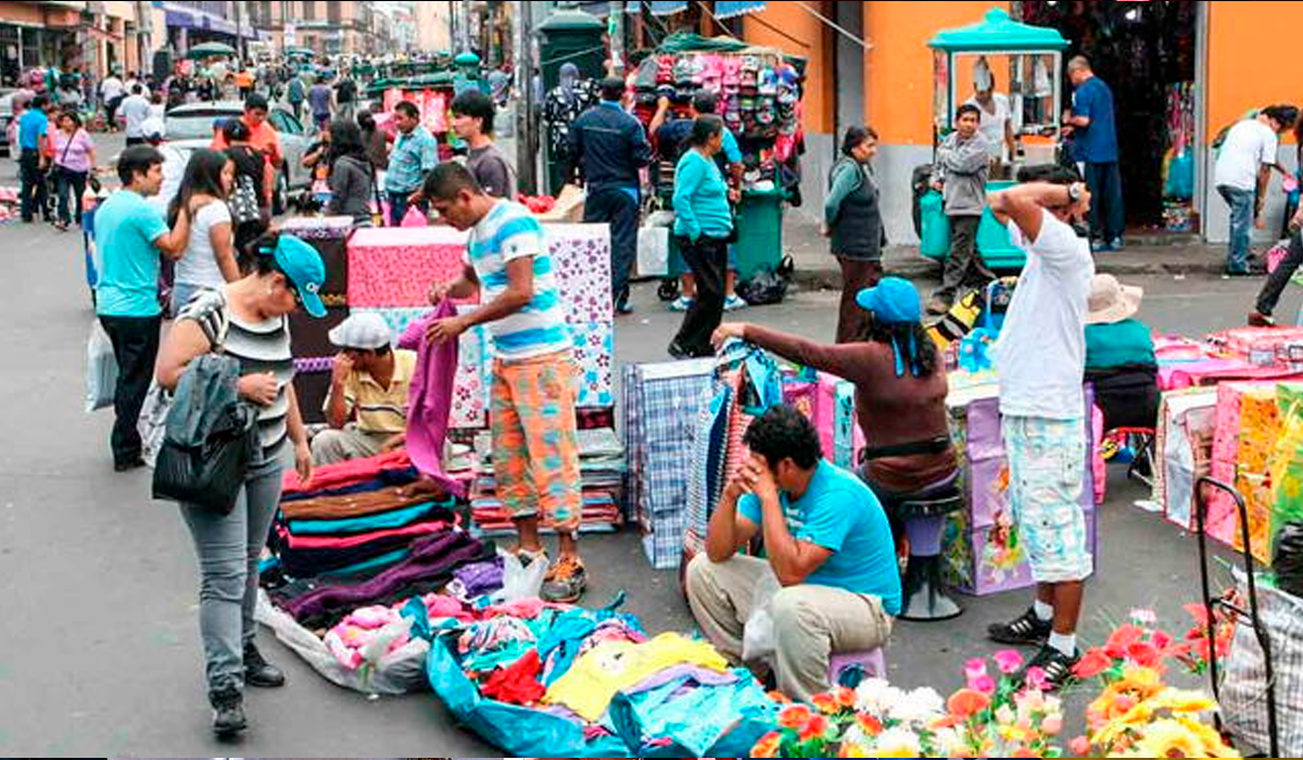 8 de cada 10 jóvenes peruanos trabaja sin beneficios sociales