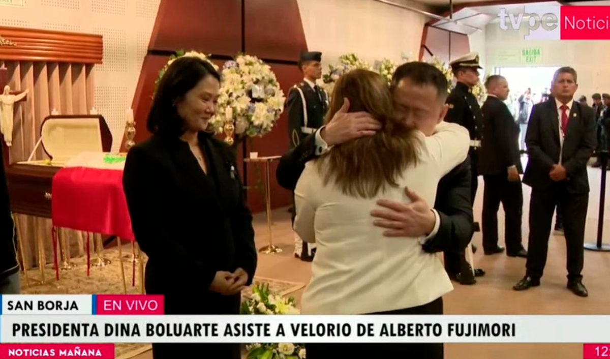 Dina Boluarte acudió al velorio del exdictador Alberto Fujimori en el Museo de la Nación