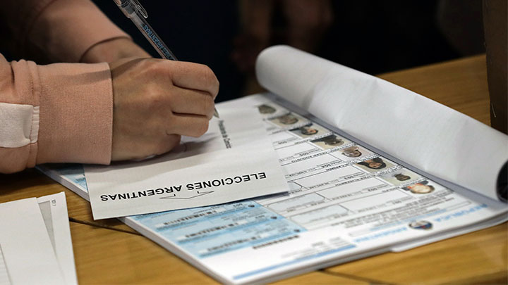 Los argentinos votan en las PASO 2019. Foto: AFP.