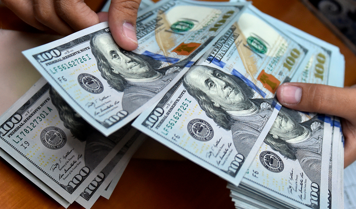 Dollar closes the day higher: how much is it trading at this Tuesday, January 23?