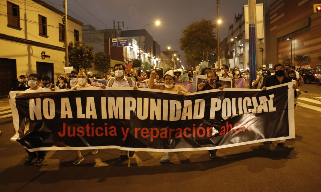 Familiares de víctimas de la represión policial marchan por justicia. Foto: Antonio Melgarejo - La República