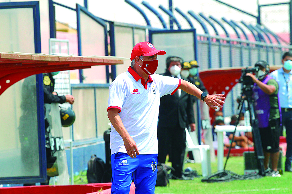 Marcelo Grioni es candidato a dirigir a Cusco FC tras salida de Claudio Vivas