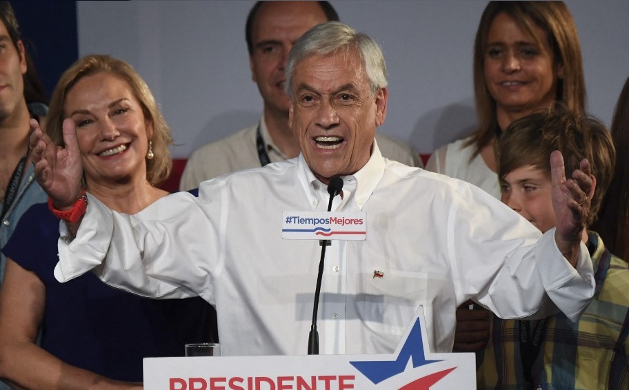 Chile: Piñera promulga ley que permite cambiar orden de los apellidos