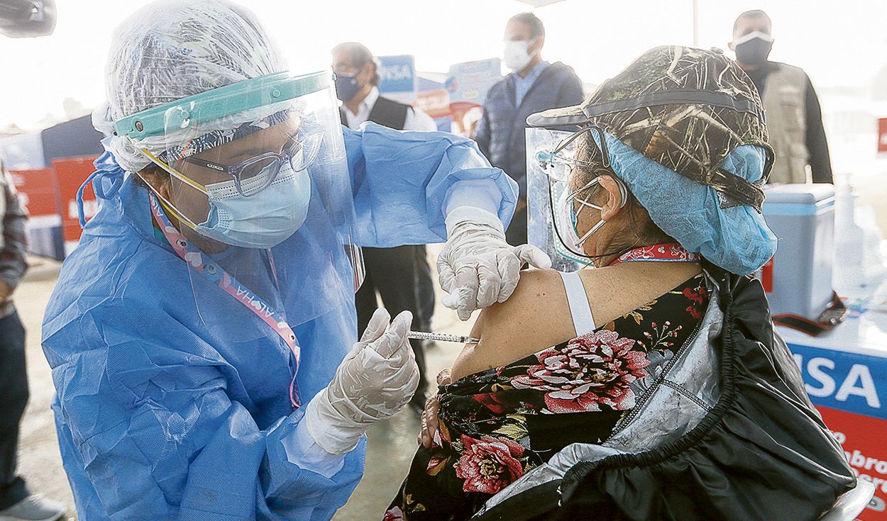 Coronavirus: desde el lunes 31 vacunan a los de 60 años, pero será por fases