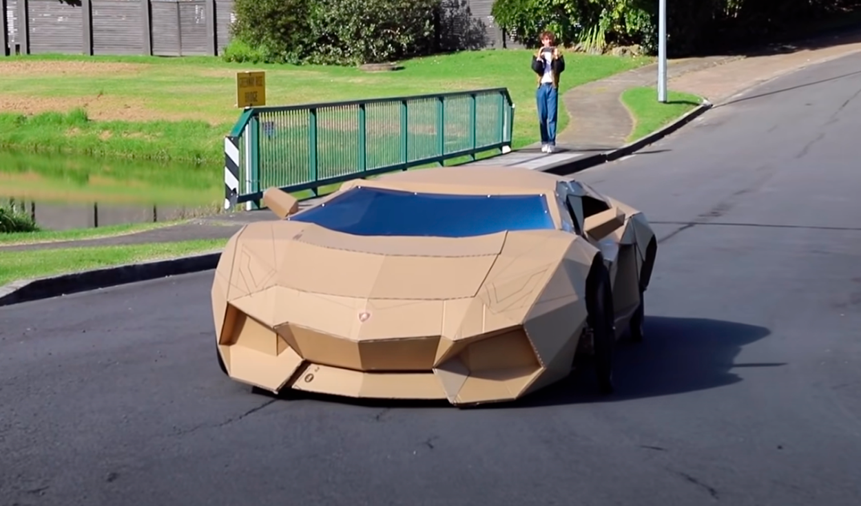 YouTube viral: no tenía dinero para comprar un auto Lamborghini y fabricó  uno de cartón | Tendencias | La República