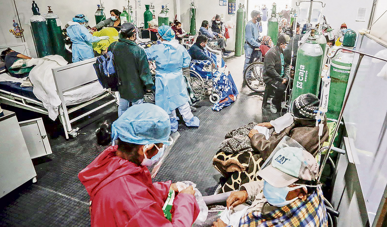 En crisis. Los hospitales de Arequipa están en su máximo nivel. Se requieren con urgencia más especialistas y camas UCI. Foto: Oswald Charca/La República