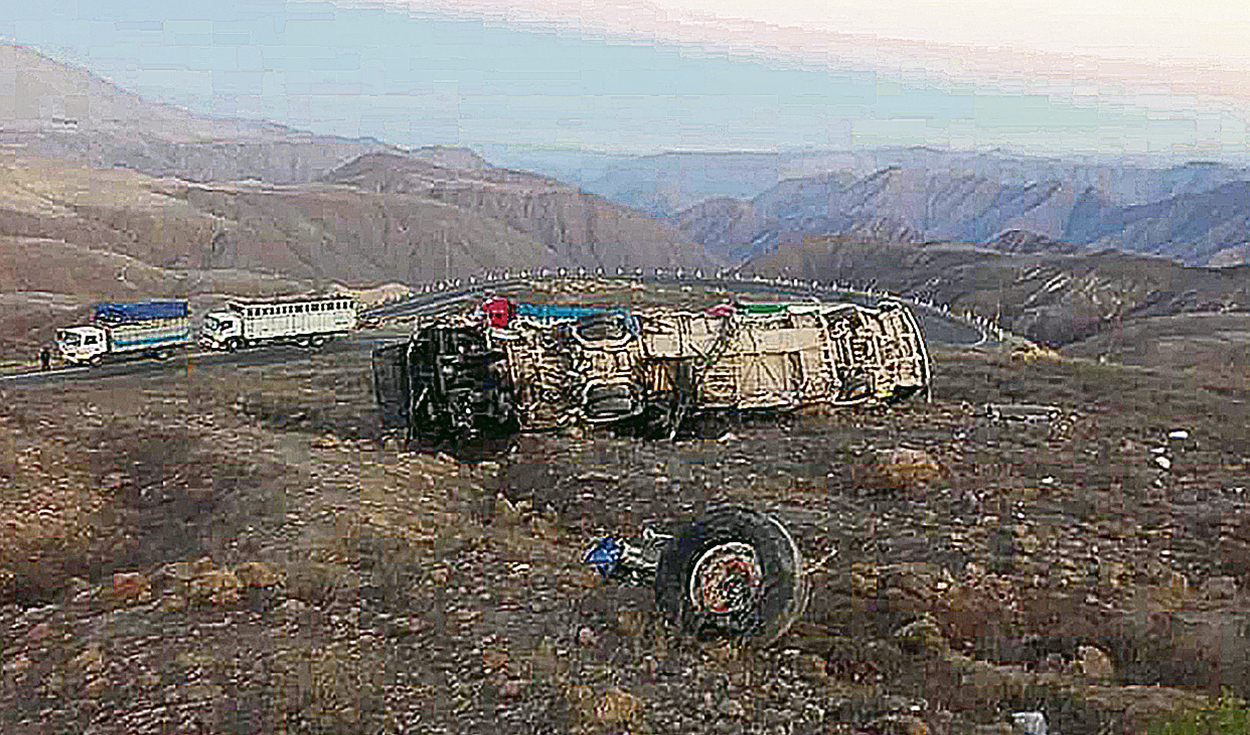 Nasca: 27 personas fallecen al caer ómnibus a un abismo | Sociedad | La  República