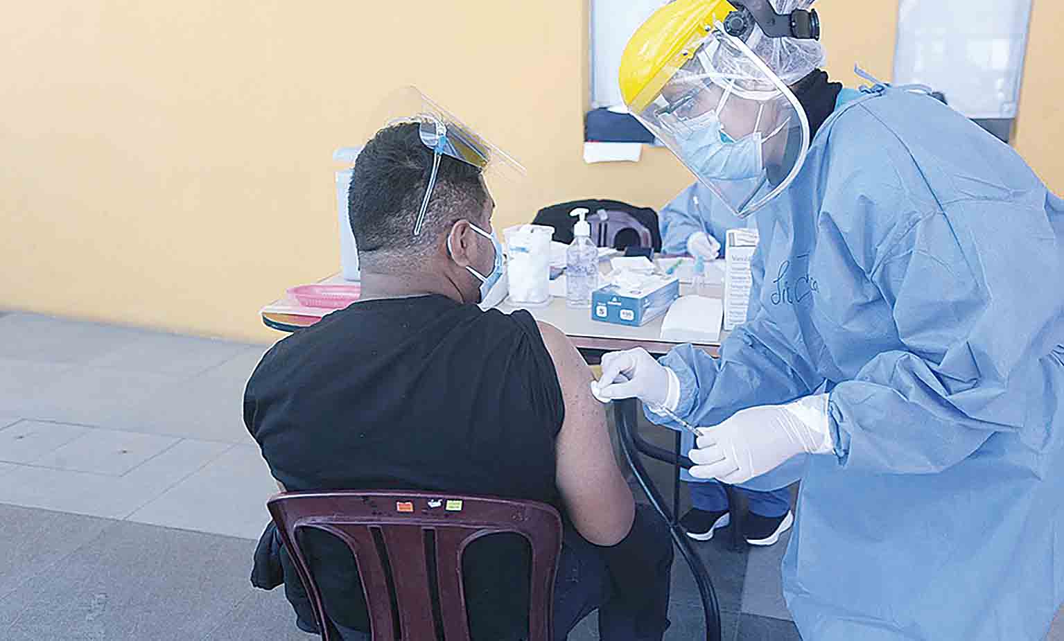 COVID-19: vacunarán a personas de 45 a 49 años en 14 distritos en Arequipa