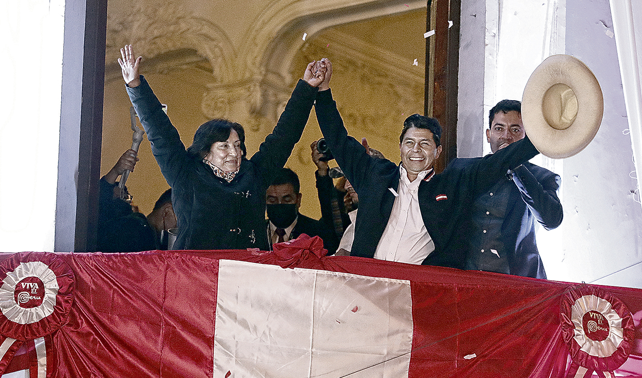 Díaz-Canel felicita a Pedro Castillo por su proclamación como nuevo presidente del Perú