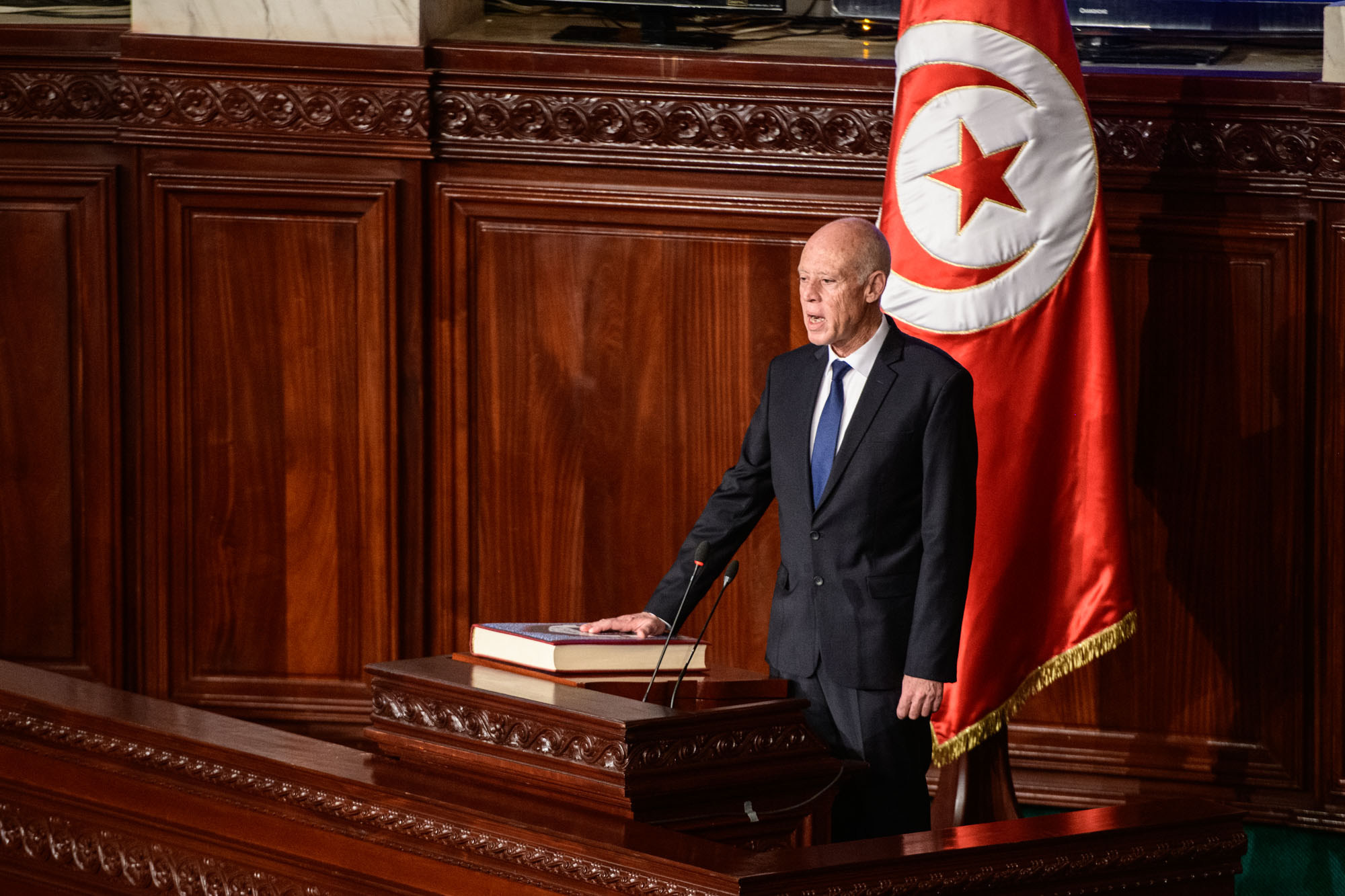 Presidente de Túnez cesa al primer ministro, suspende el Parlamento y retira inmunidad a diputados