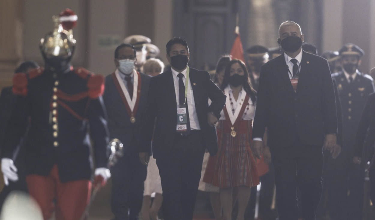 Vladimir Cerrón llega al Congreso para toma de mando de Pedro Castillo