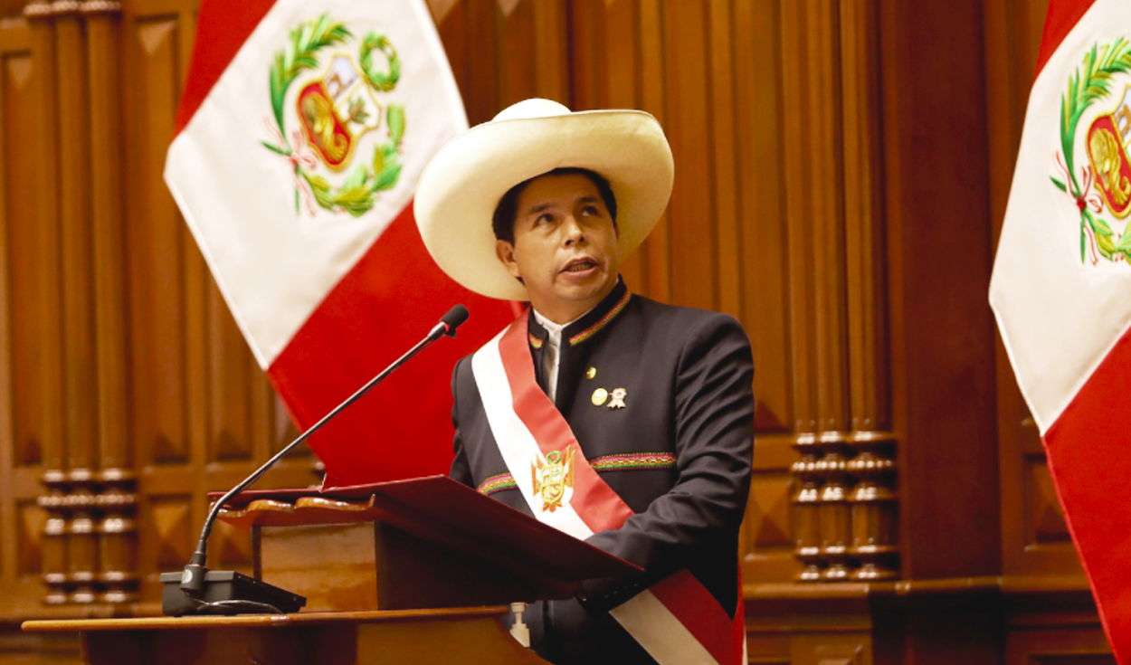 Pedro Castillo recibió la banda presidencial y dio primer mensaje a la nación