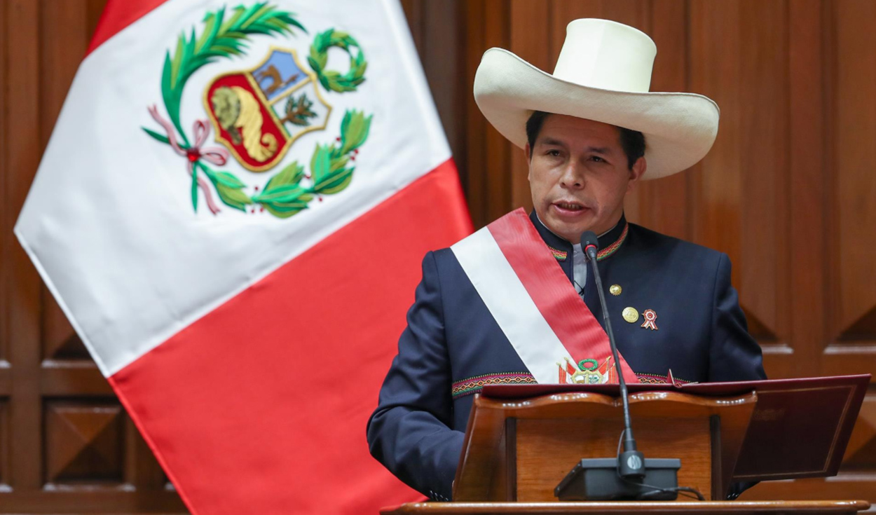 Pedro Castillo juró como presidente del Perú este 28 de julio. Foto: EFE