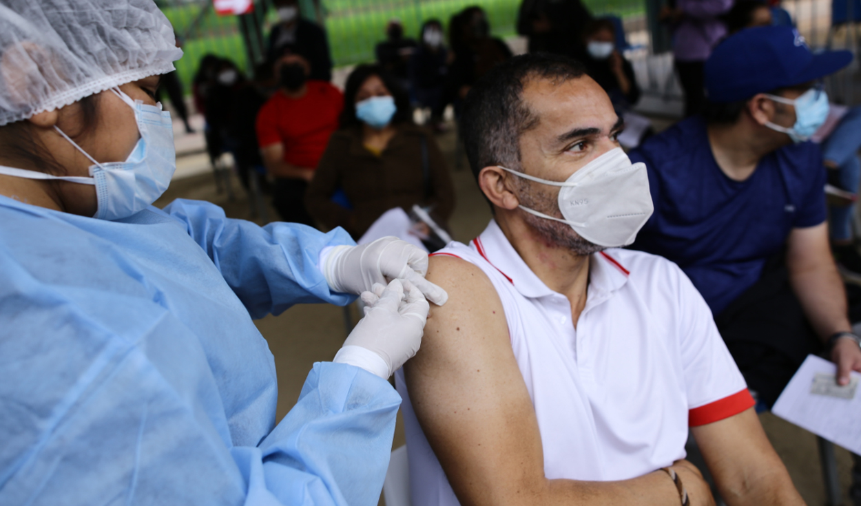 Más de 8 millones de personas ya recibieron al menos una dosis de la vacuna contra la COVID-19. Foto: La República
