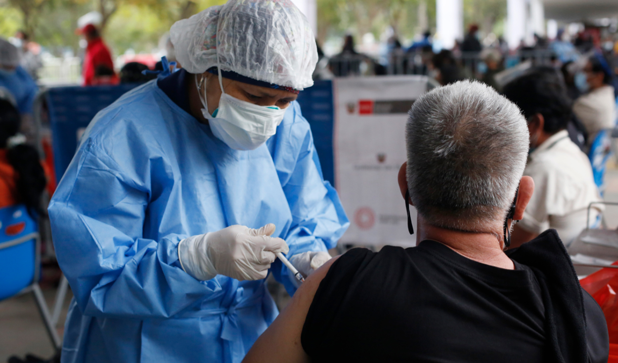 Esta semana llegarían dos lotes de Pfizer y Sinopharm, que sumarían más de un millón y medio de dosis. Foto: Carlos Contreras / La República