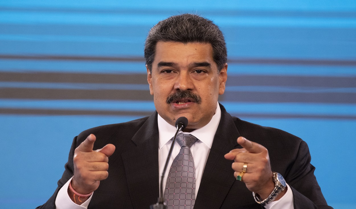 (FILES) In this file photo taken on February 17, 2021 Venezuelan President Nicolas Maduro, gestures while speaking during a press conference at the Miraflores presidential palace in Caracas. - The United States called August 12, 2021 on Venezuelan leader Nicolas Maduro to be 'sincere' in working towards new elections if he wants sanctions relief ahead of talks with the opposition in Mexico. (Photo by Yuri CORTEZ / AFP)