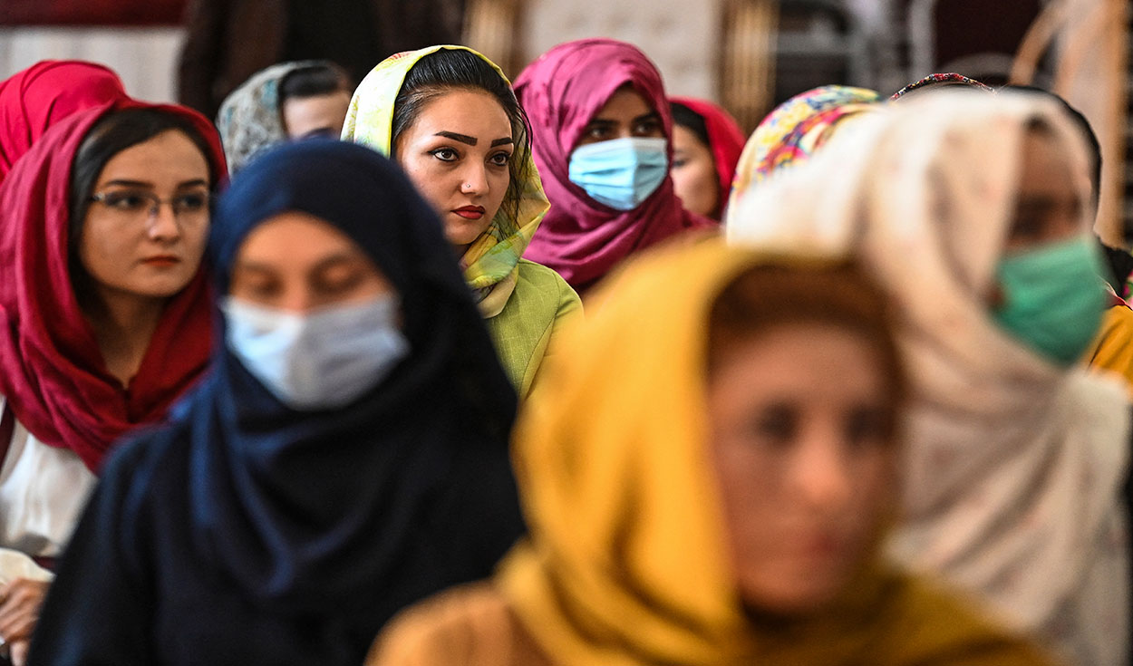 Los talibanes tomaron el poder en Kabul (Afganistán) y ahora se teme por los derechos ganados de las mujeres en los últimos años. Foto: AFP