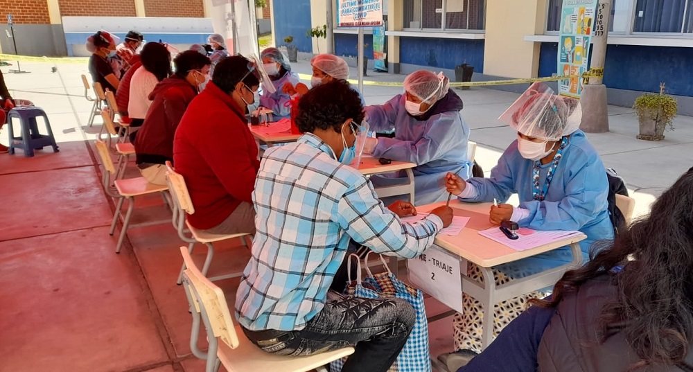 Convocan a jóvenes de 20 años para vacunarse contra la COVID-19 en Tacna