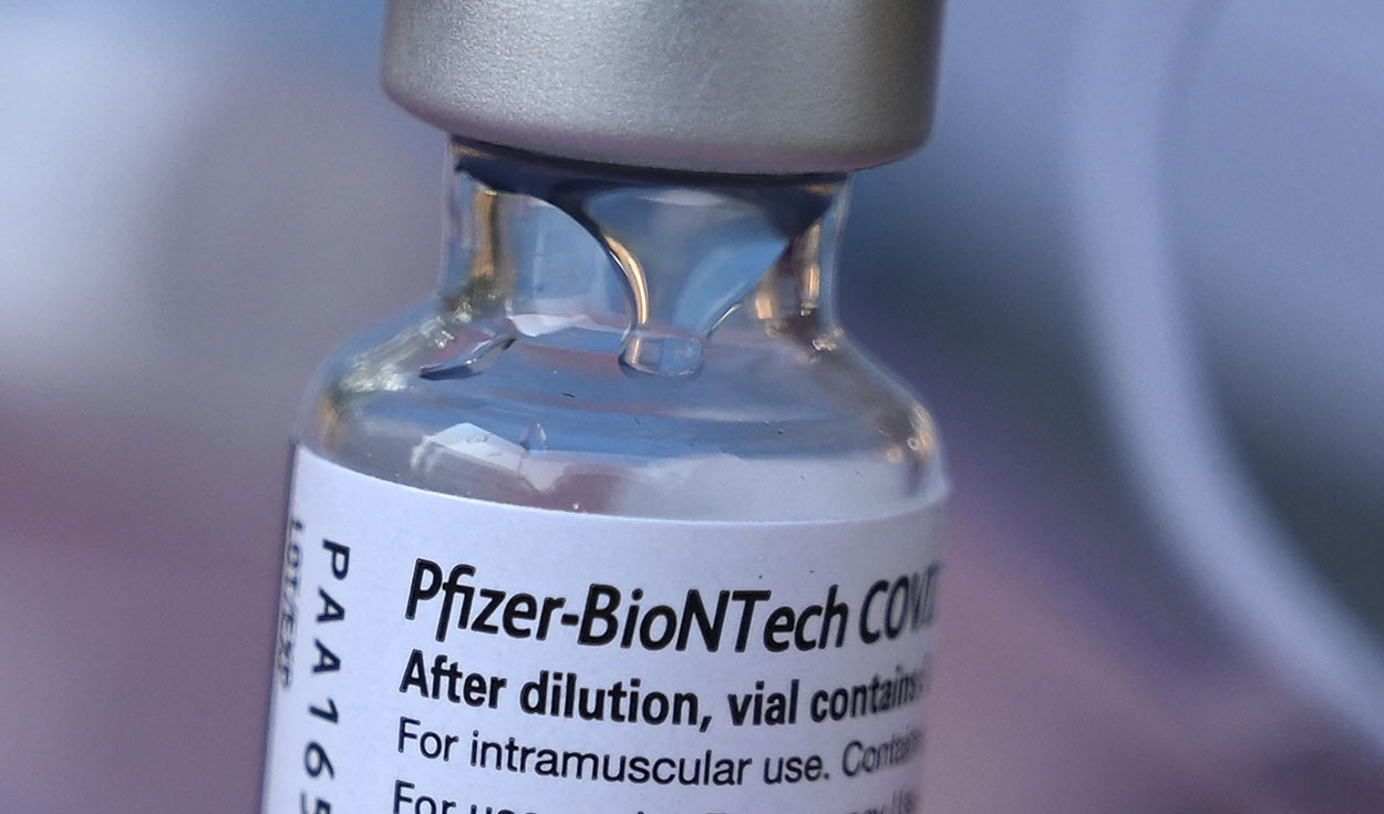 Vacuna Pfizer: EE. UU. busca convencer a escépticos con su aprobación total